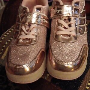 ROSEGOLD WINGED LITE UP ROLLER SKATE SNEAKERS